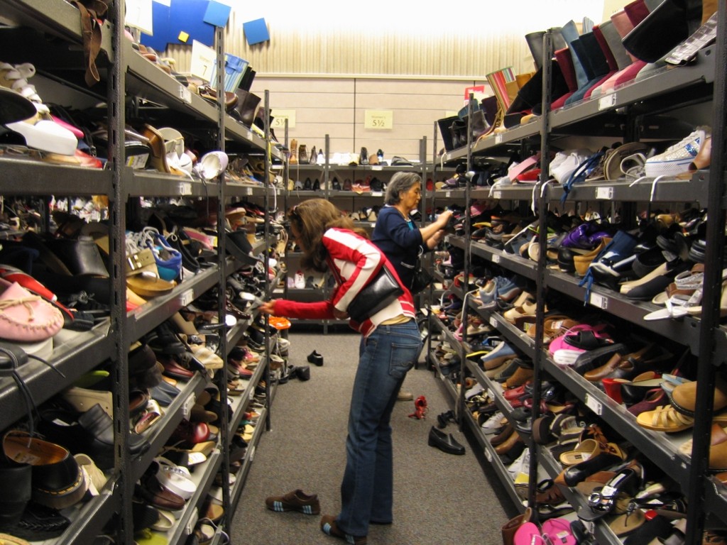 underground station shoe store